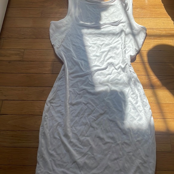 White form fitting dress - Picture 1 of 1